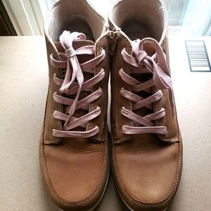 Vionic Shawna Bootie (tan/wheat leather)